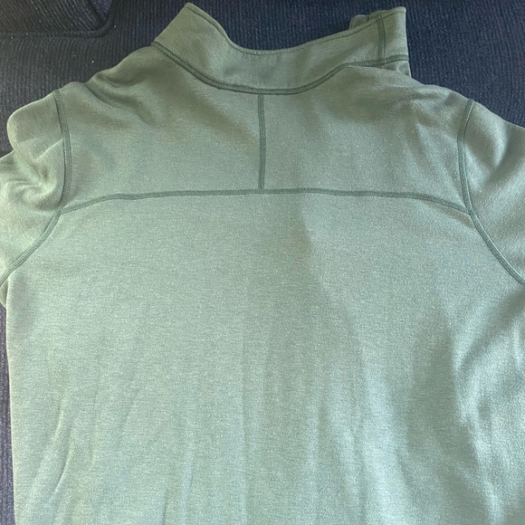 LL Bean Green Athletic Pullover - Picture 4 of 4